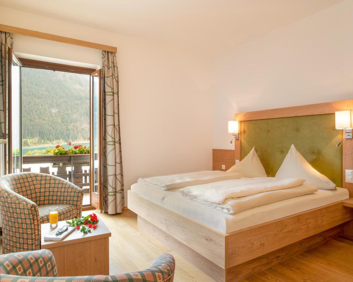 Hotel Nagglerhof Am Weissensee Bagian luar foto
