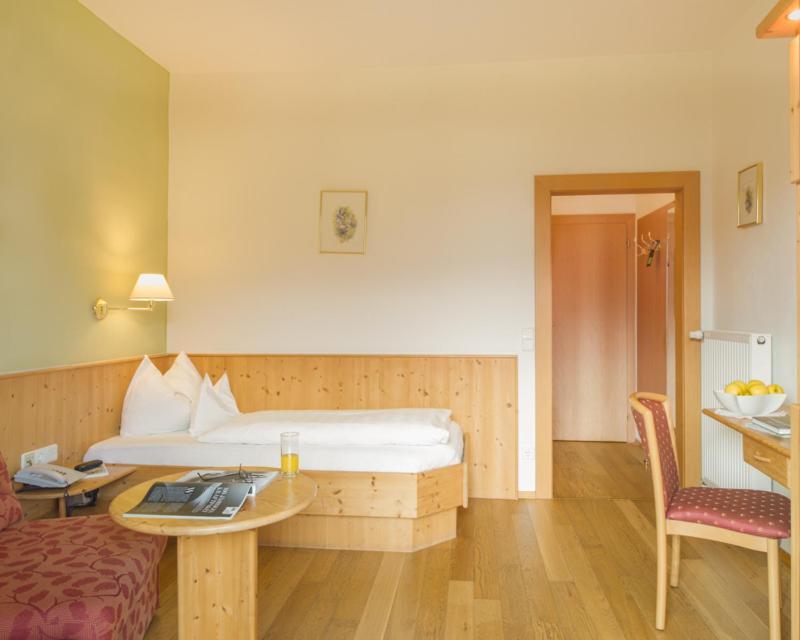 Hotel Nagglerhof Am Weissensee Bagian luar foto