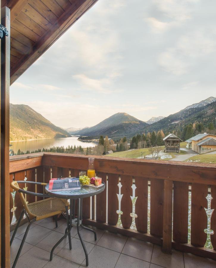 Hotel Nagglerhof Am Weissensee Bagian luar foto