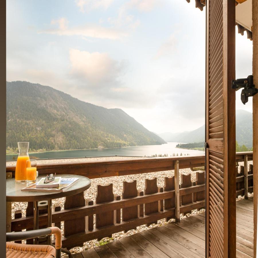 Hotel Nagglerhof Am Weissensee Bagian luar foto