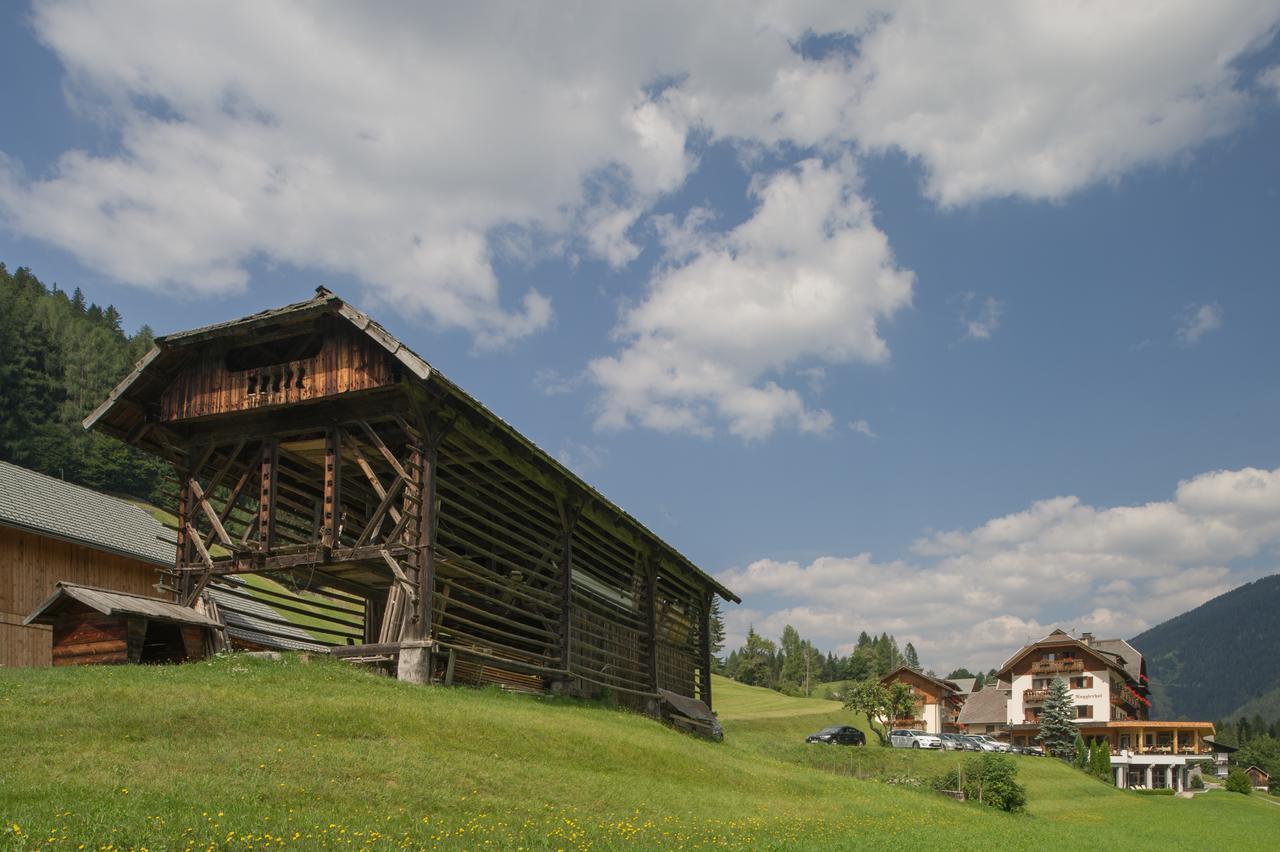 Hotel Nagglerhof Am Weissensee Bagian luar foto