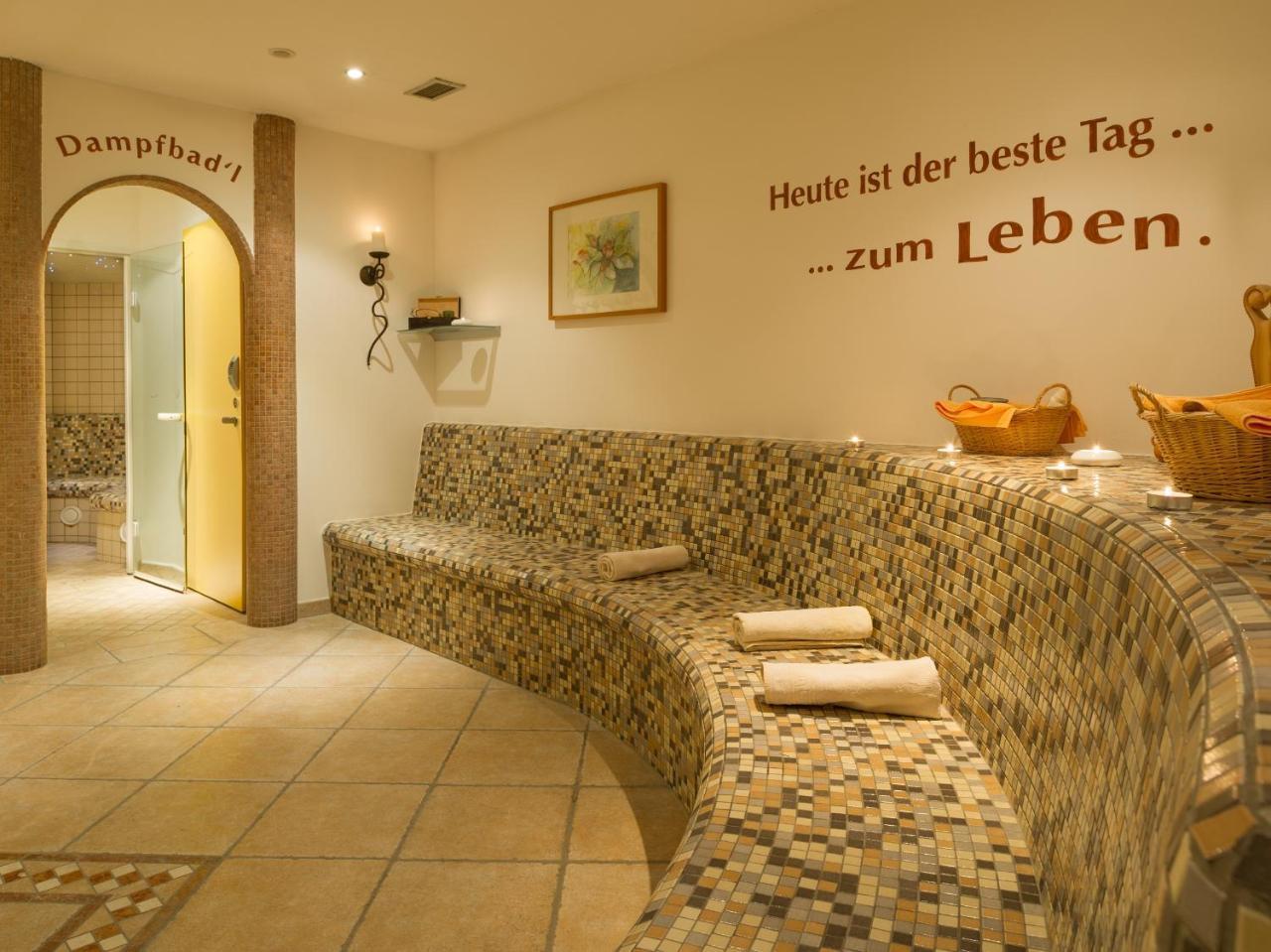 Hotel Nagglerhof Am Weissensee Bagian luar foto