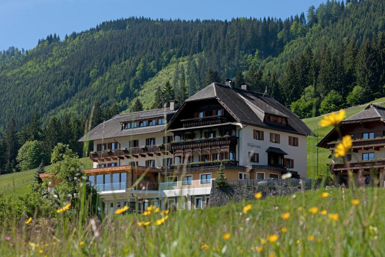 Hotel Nagglerhof Am Weissensee Bagian luar foto